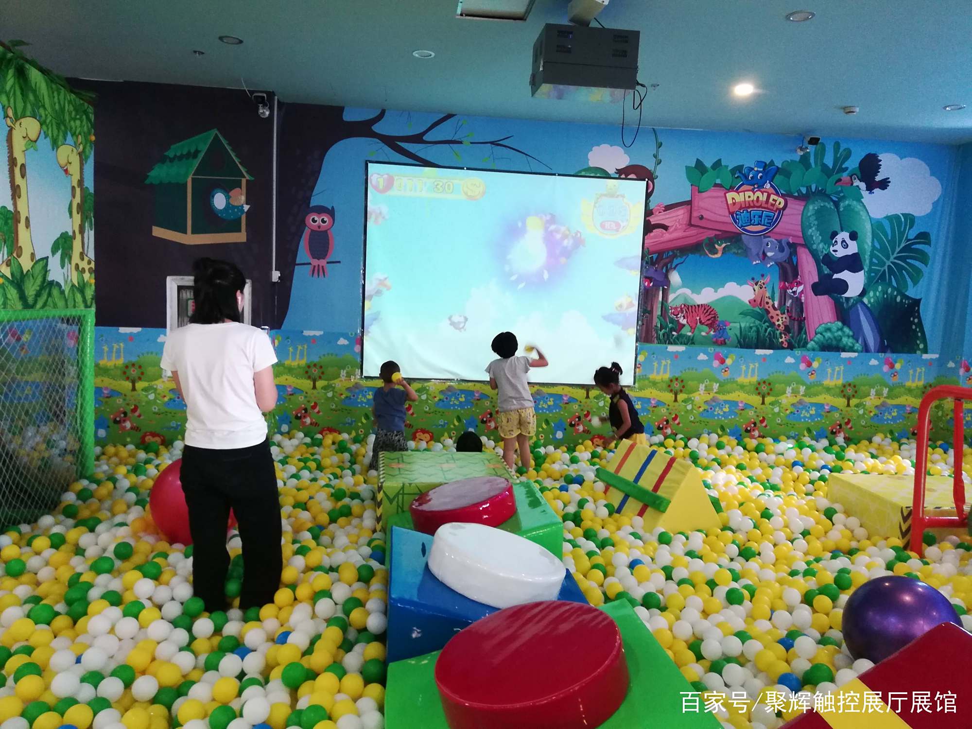 创意互动游戏“砸球” 让亲子时光充满欢笑与默契